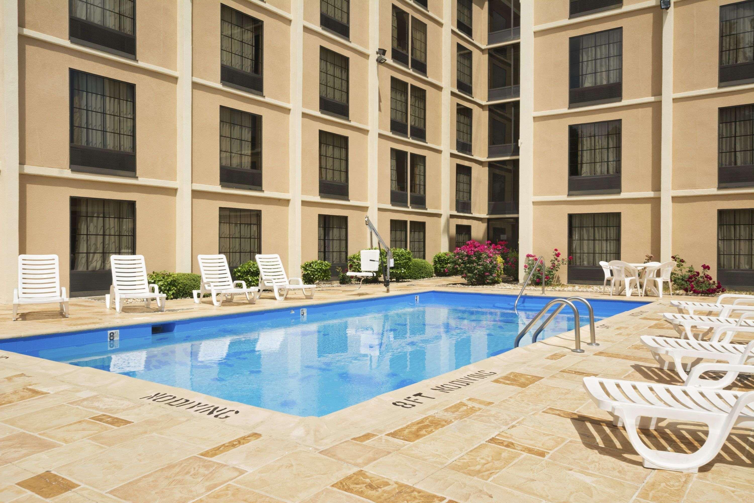 Days Inn By Wyndham Rome Downtown Exterior foto